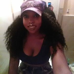 Meet your Posher, Thea