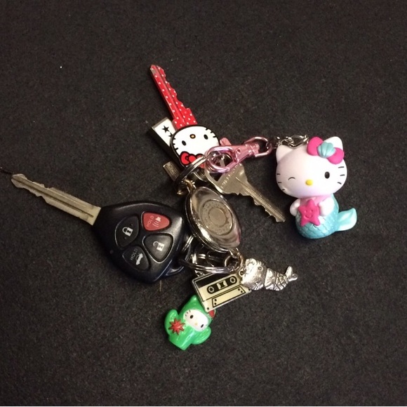 Hello Kitty Mermaid bag charm - Picture 3 of 4