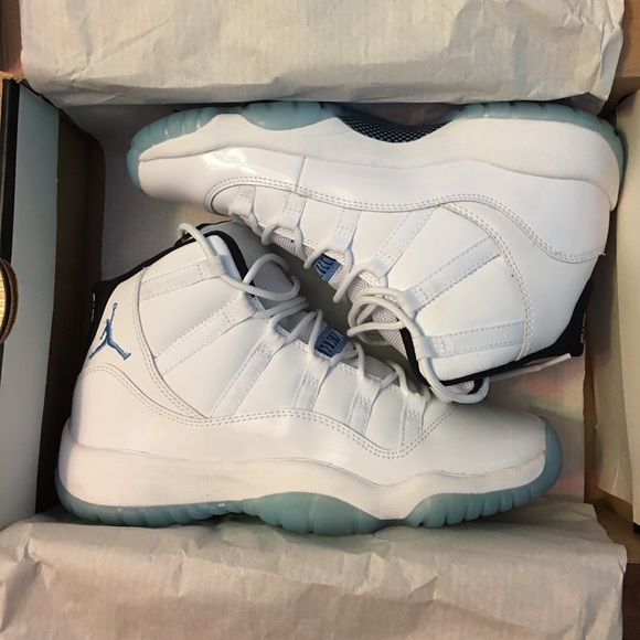 Jordan 11s Legend Blues - Picture 4 of 4