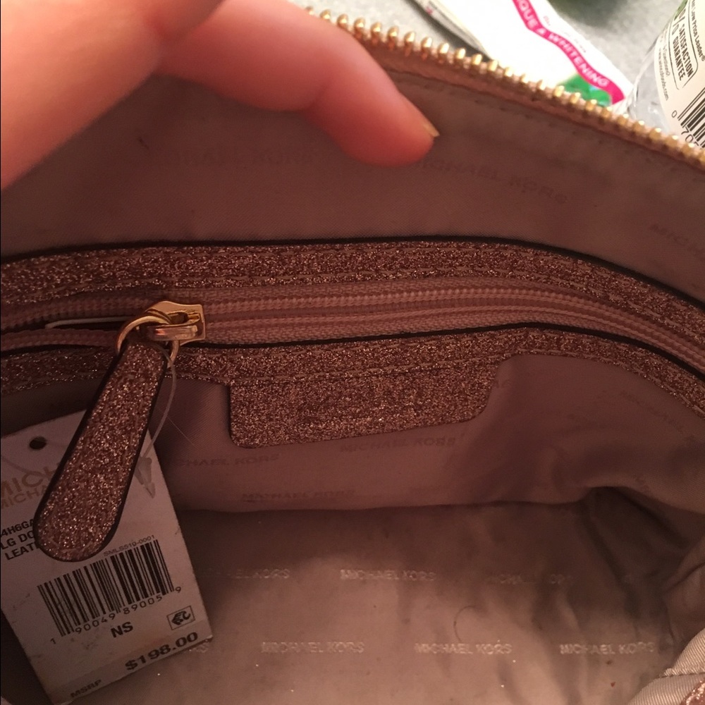 Michael kors purse - Picture 3 of 4