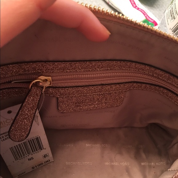 Michael kors purse - Picture 3 of 4