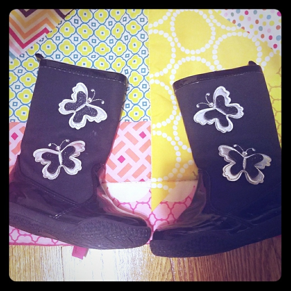 Black toddler boots