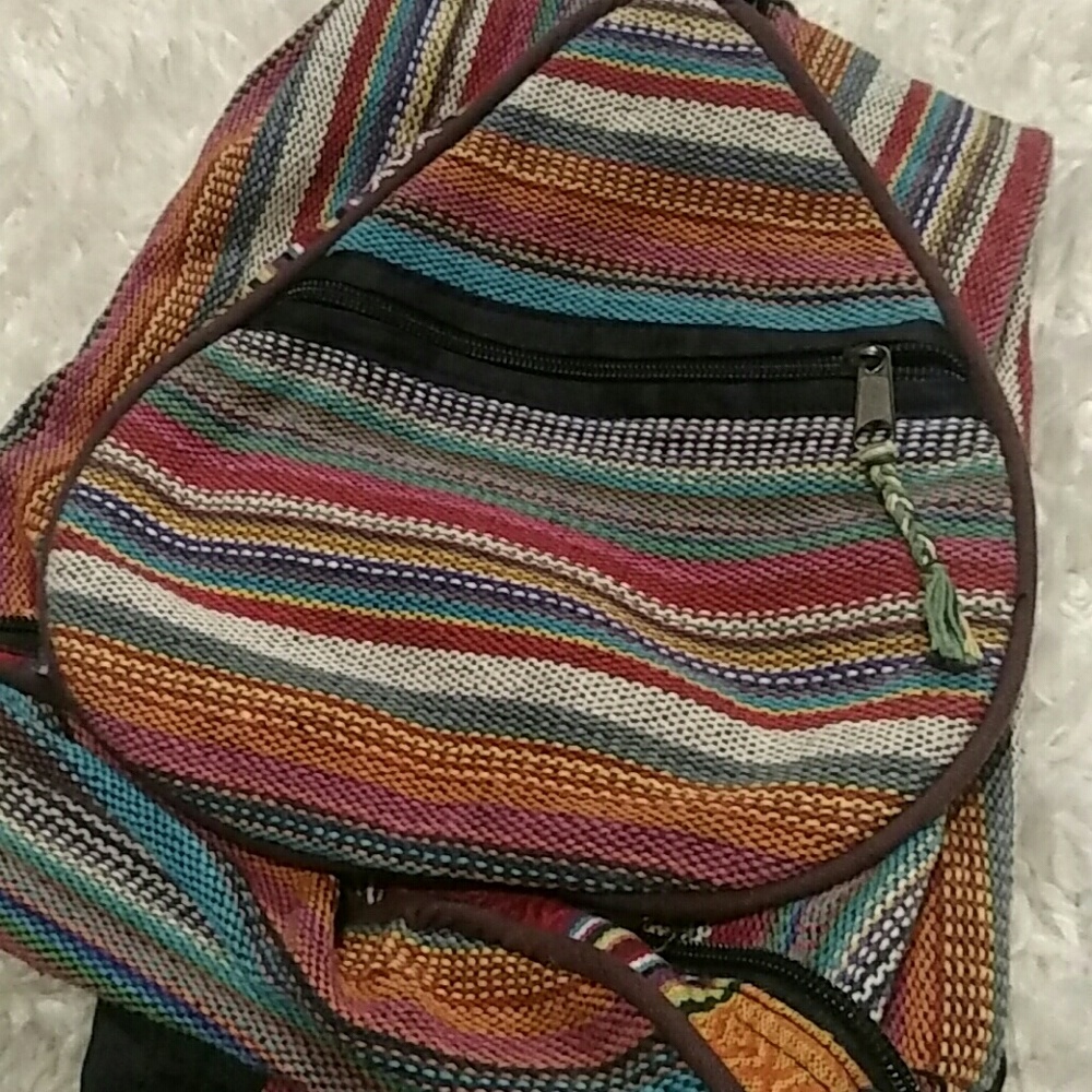 Multi-Zip Patterned Bag!