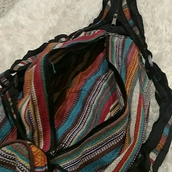Multi-Zip Patterned Bag! - Picture 3 of 6