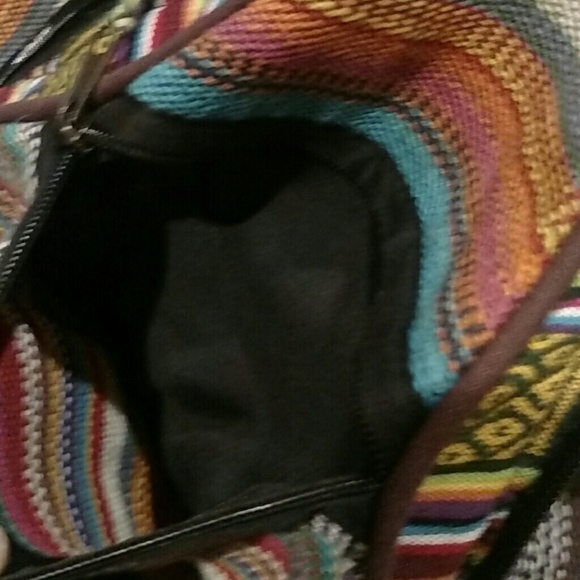 Multi-Zip Patterned Bag! - Picture 4 of 6