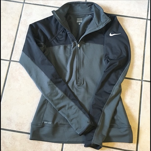 Nike Tops - Nike half zip