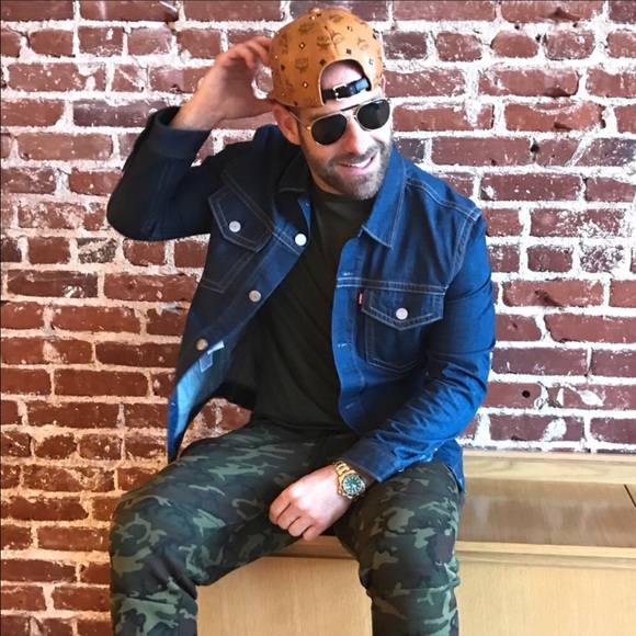 Meet MY POSHER! @justinstyleco - Picture 3 of 8