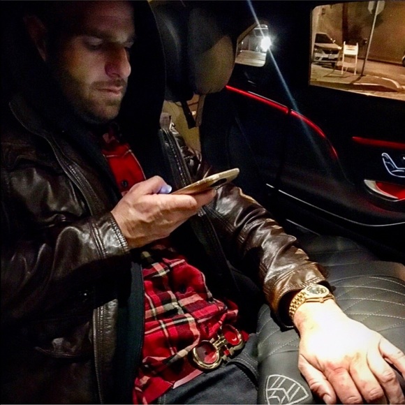 Meet MY POSHER! @justinstyleco - Picture 7 of 8