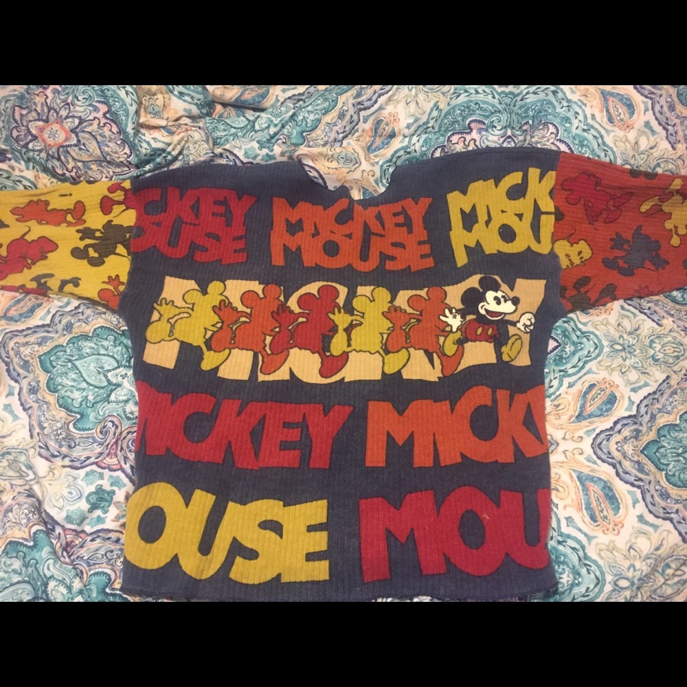 VINTAGE MICKEY SWEATER