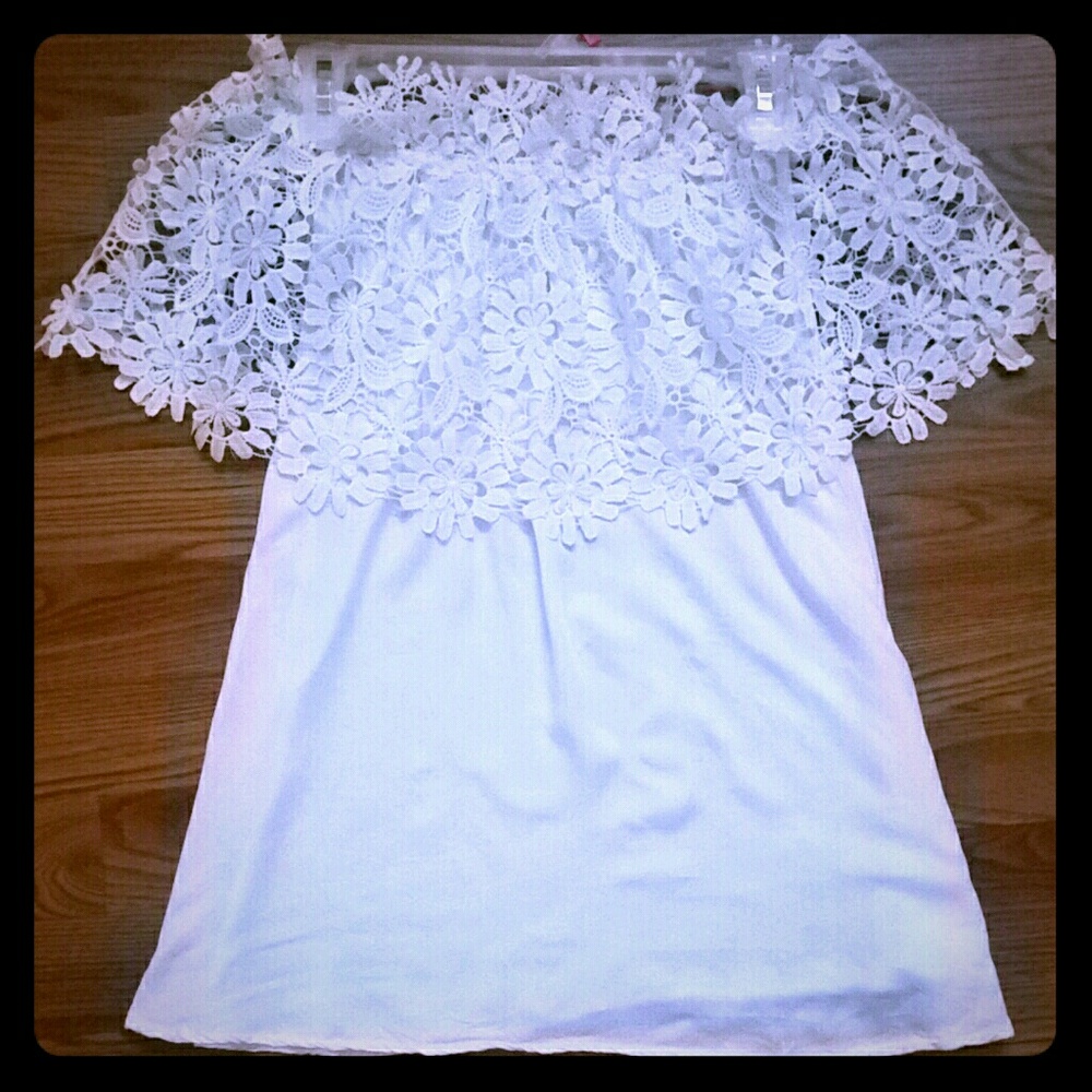 Off the shoulder top. Size small.