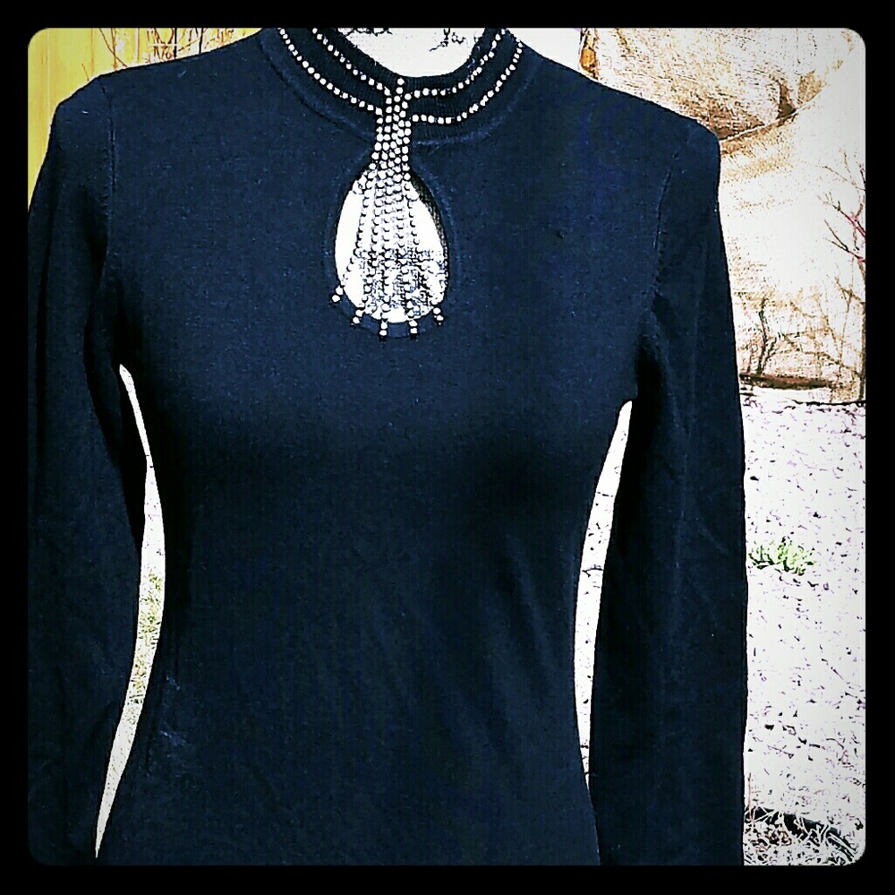 Gorgeous sweater!!! with Rhinestones!!