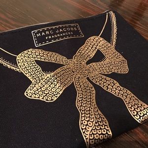 Marc Jacobs fragrance bag! 💼