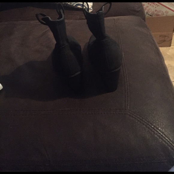 Booties - Picture 3 of 4