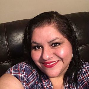 Meet your Posher, Lorie