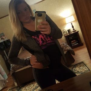 Meet your Posher, Taron