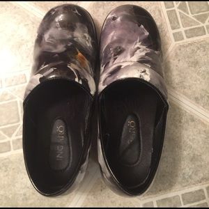 Ingaro nursing shoes