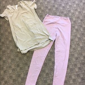 Lularoe outfit.      Pants OS,shirt xs
