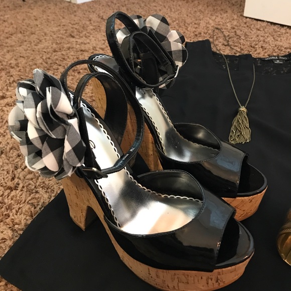 👠BEBE Leah Cork Wedge Shoes SOLD OUT👠 - Picture 3 of 6