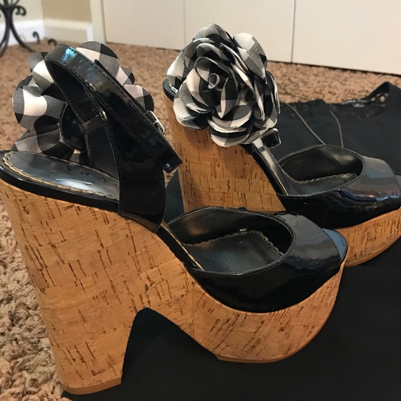 👠BEBE Leah Cork Wedge Shoes SOLD OUT👠 - Picture 5 of 6