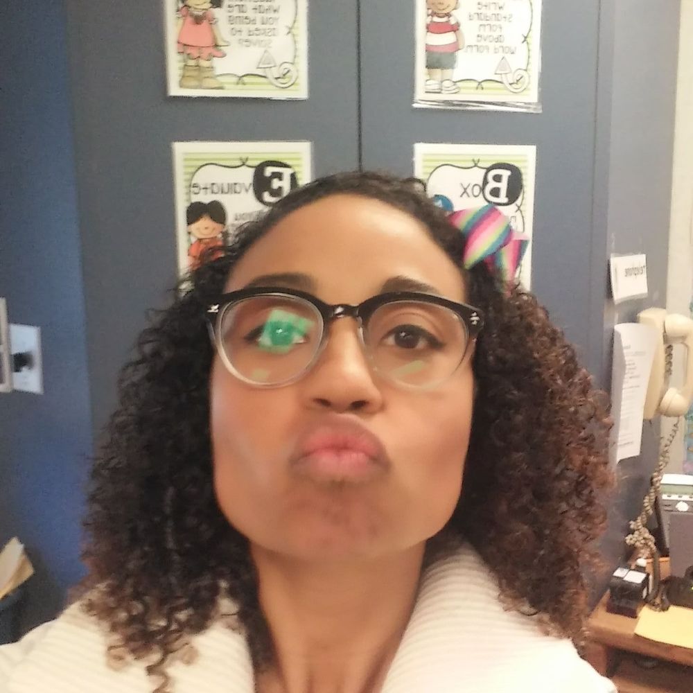 Meet your Posher, Lina