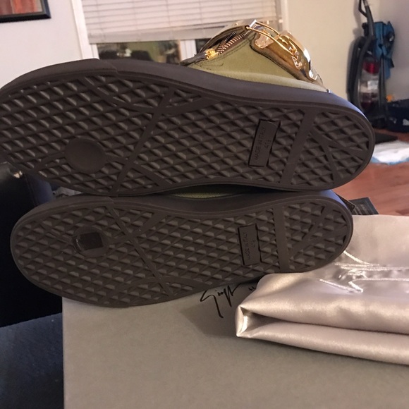 Sold! NIB Giuseppe Zanotti Plated Strap Double Zip - Picture 5 of 6