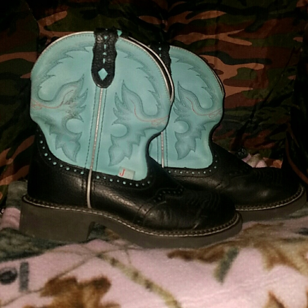 NEW teal and black Justin's cowgirl boots