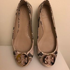 Tory Burch flat snake skin size 7.5  M