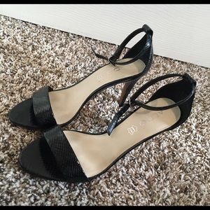 💥 ALDO STRAPPY HEELS SNAKESKIN 💥
