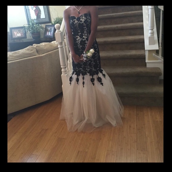 ✨PROM✨ Dress - Picture 2 of 4