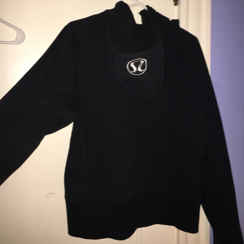 LULU LEMON BLACK HOODED ZIP UP SWEATSHIRT
