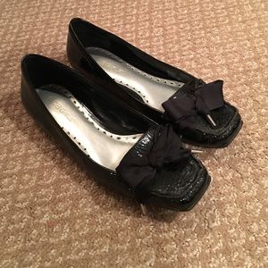 BCBG Girls bow leather flats 🎀