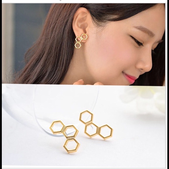 Anthropologie Jewelry - ♦️triple cube earrings in gold and silver
