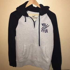 Hollister Sweat Shirt