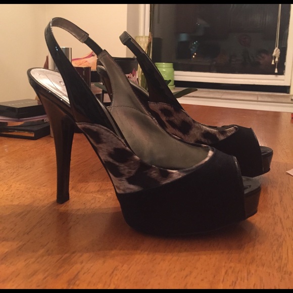 🚨FINAL SALE🚨💥Guess heels💥 - Picture 1 of 4