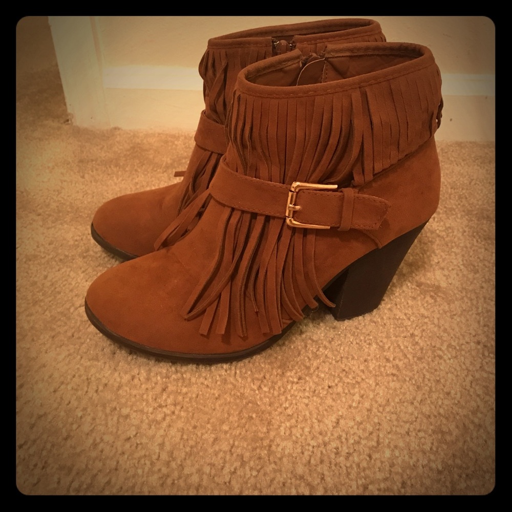 Cute fringe booties