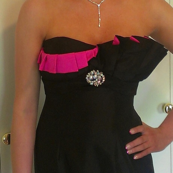 Hot Pink and Black Clarrise Formal Dress - Picture 3 of 3