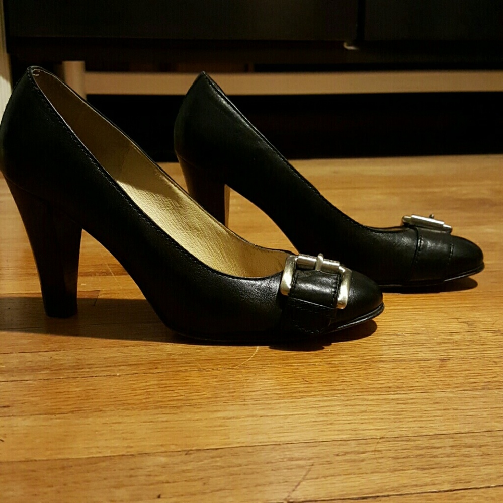 Michael Kors pumps!