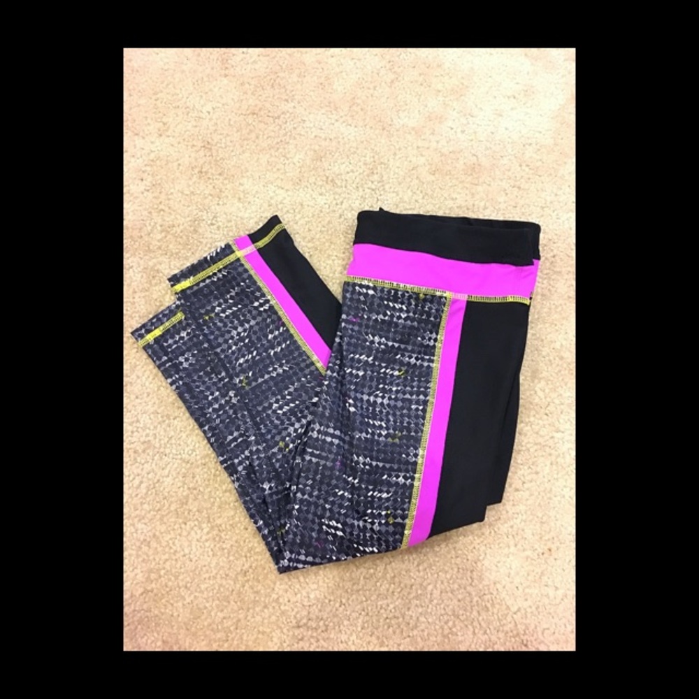 Crop Athletic Leggings
