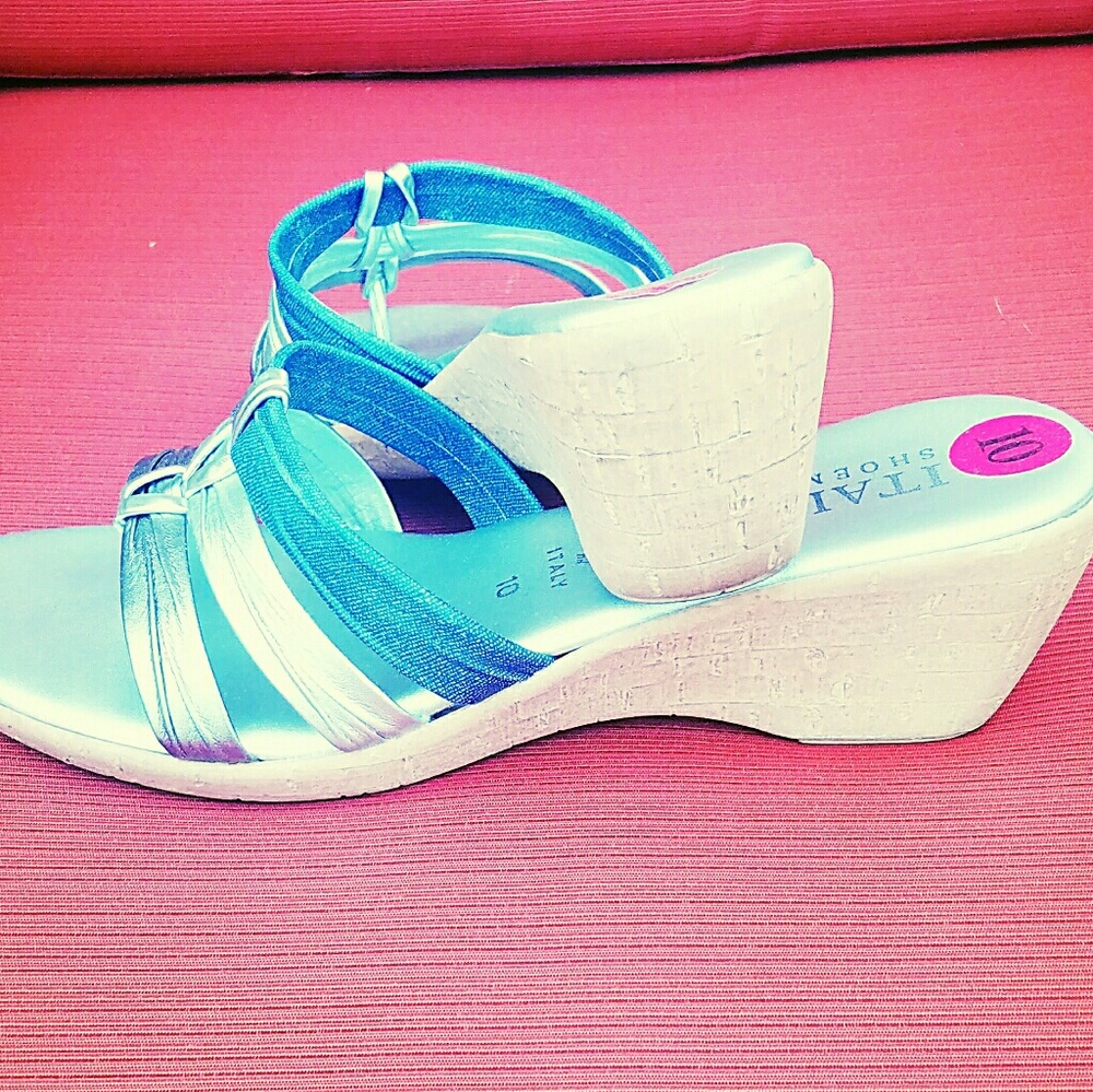 Summer sandals with silver straps!!