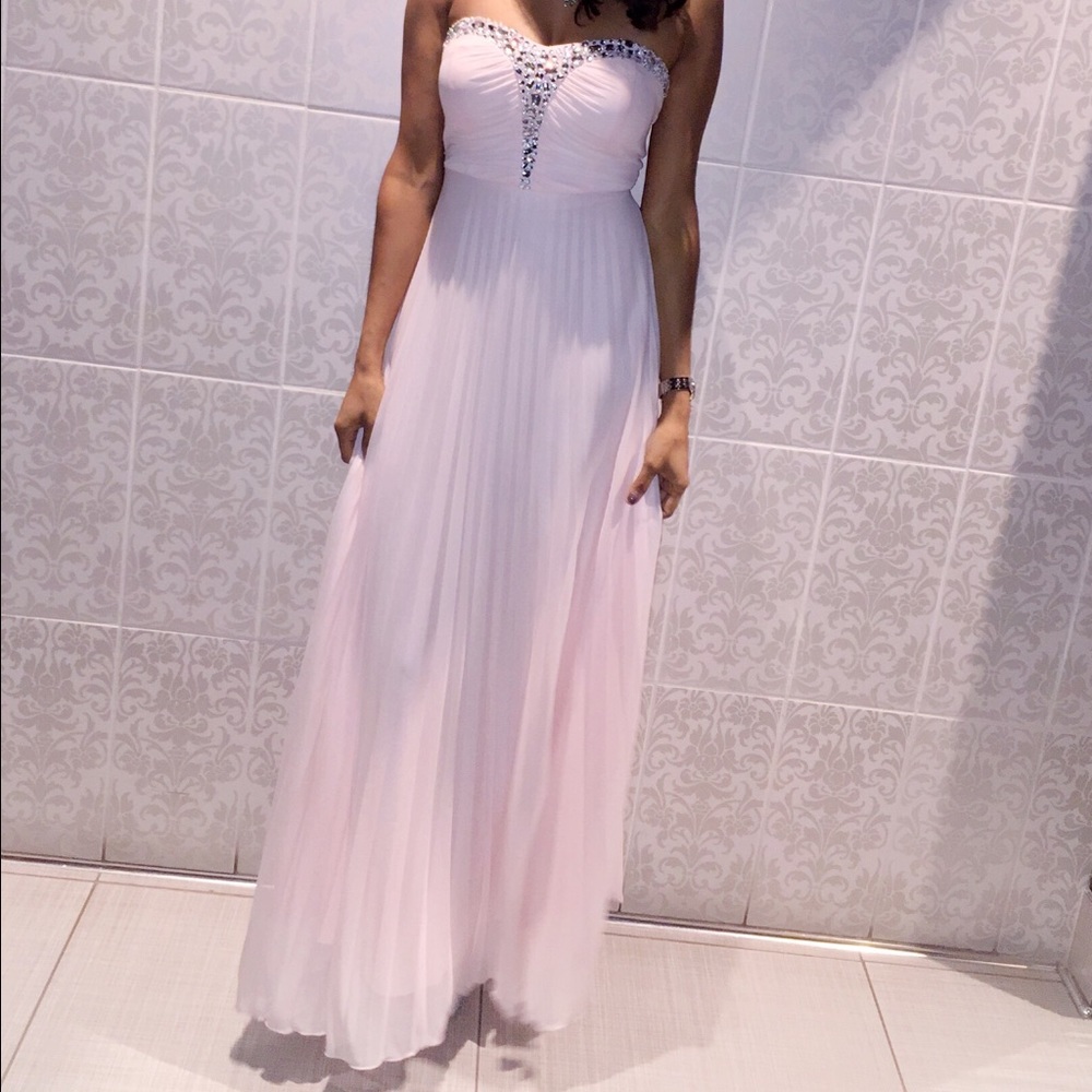 Beautiful dress for an special occasion