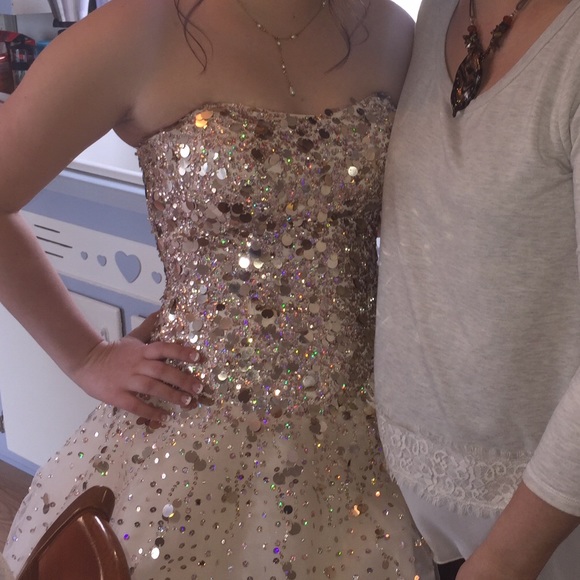 2016 Prom Dress - Picture 2 of 3