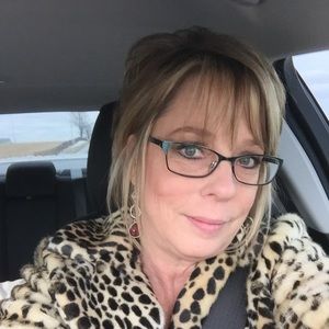 Meet your Posher, Karin