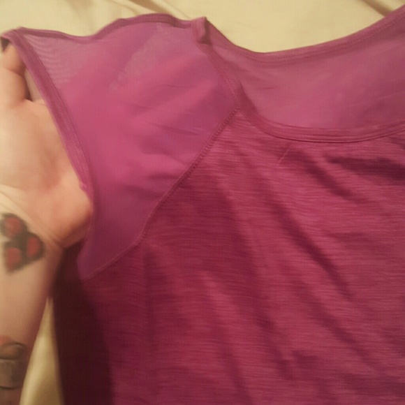Purple Tap Out workout top  size M NWT - Picture 3 of 6