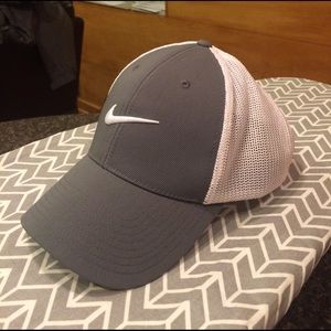 MEN'S NIKE GOLF HAT - M/L - FLEXFIT - GRAY