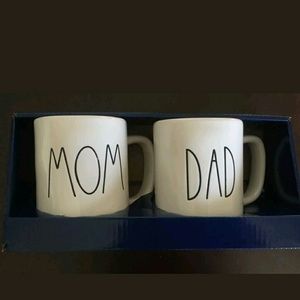 ❌Sold in a bundle❌Rae Dunn Mom and Dad mugs