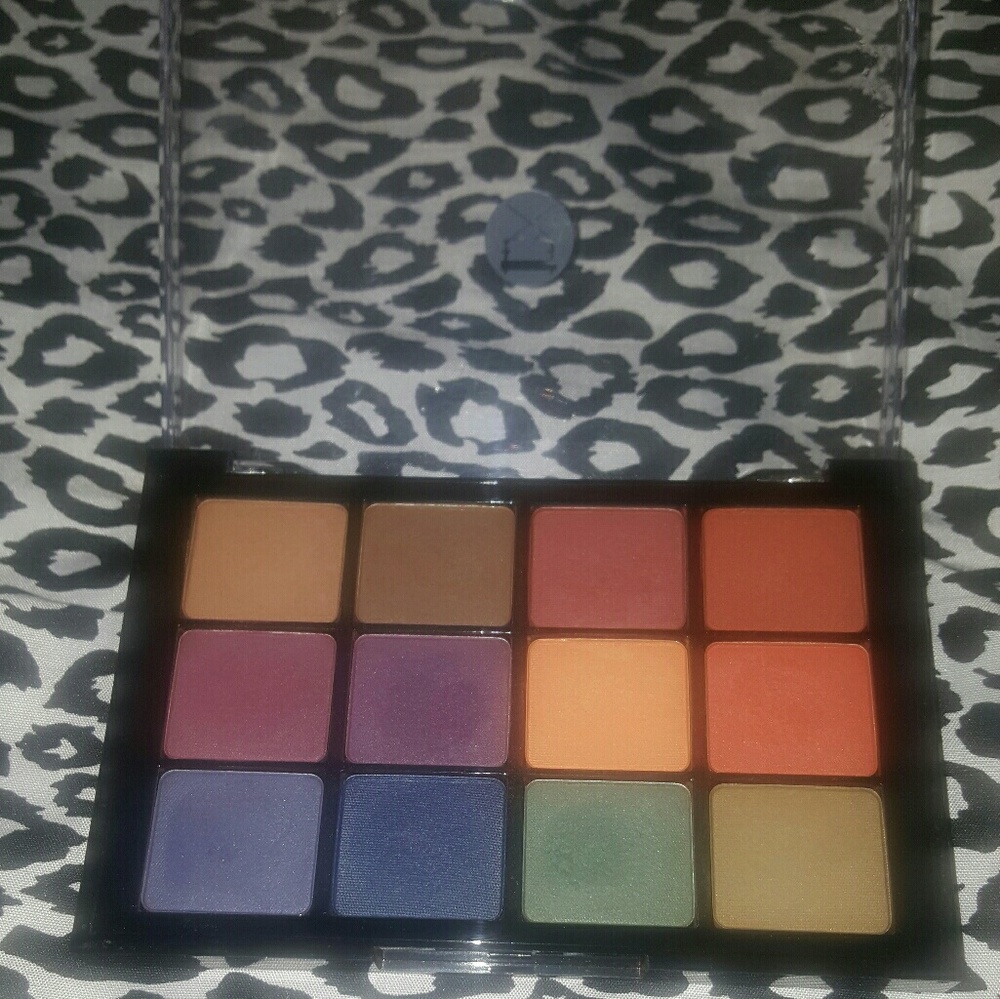 VISEART DARK MATTE PALETTE 04