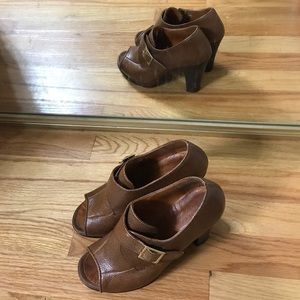 Chie Mihara  all leather peep toe heels Sz 7