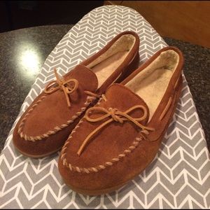 MEN'S MINNETONKA MOCCASIN - SIZE 11