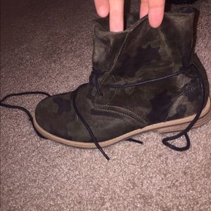 Forever 21 camo boots