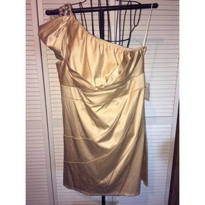 Gold silky prom/party dress